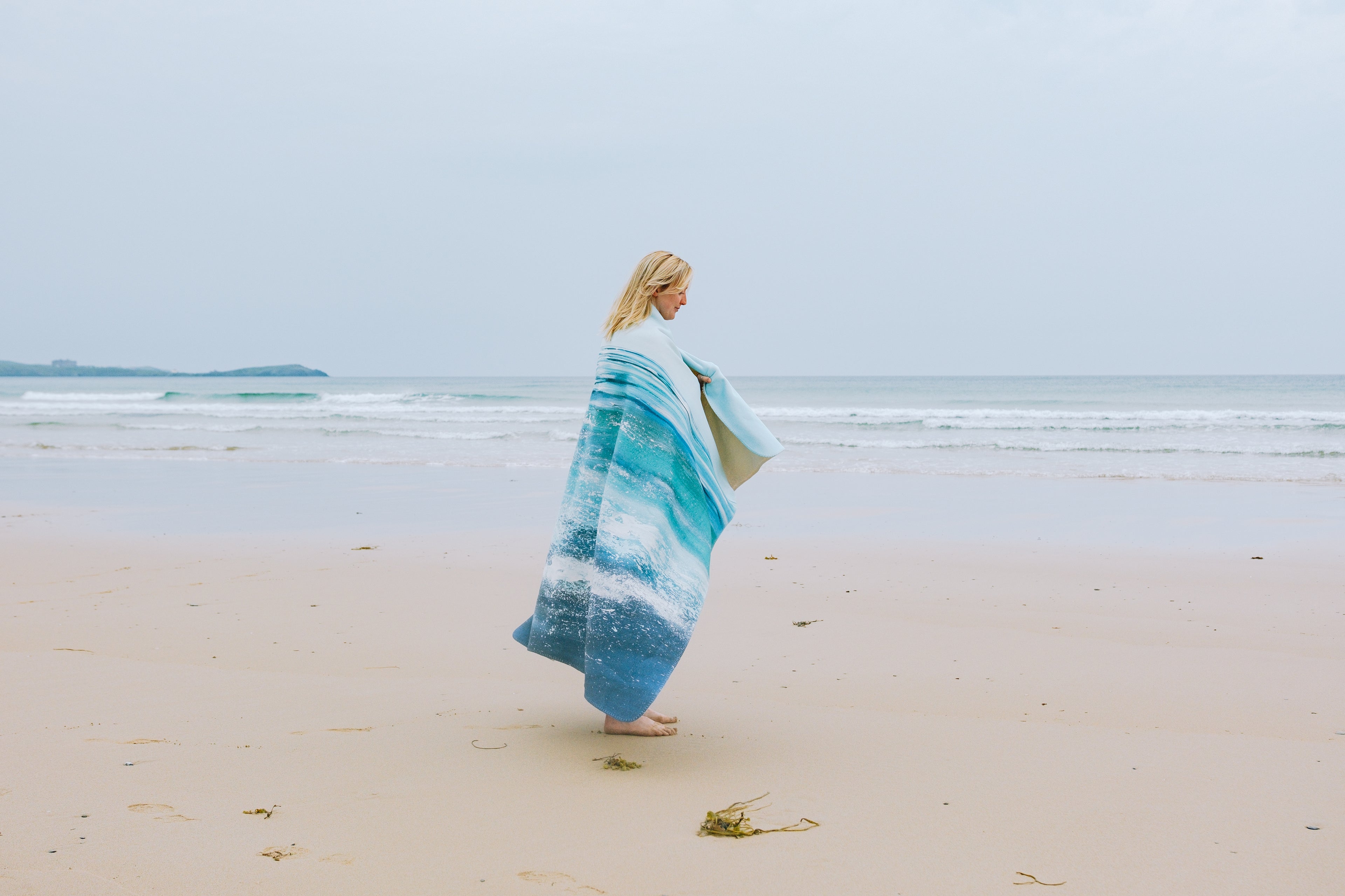 Load video: Discover Sophie’s new collection of luxury ocean-inspired homeware — where art meets the sea.